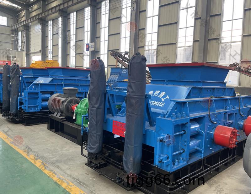 對(duì)(dui)輥機(jī)破(po)碎(sui)機(jī)(ji)器(qi)