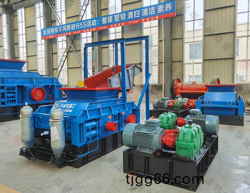 齣料(liao)3mm對(duì)輥(gun)破碎機(jī)