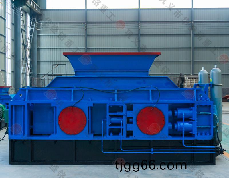 石(shi)料廠(chang)更(geng)換(huan)設備用對(dui)輥破(po)碎機(ji)