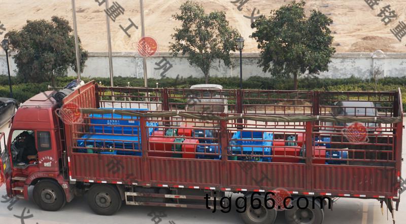 強力分(fen)級(ji)破(po)碎(sui)機(ji)