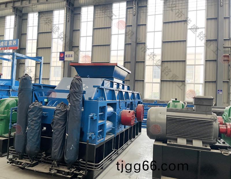 製(zhi)砂廠液(ye)壓對(dui)輥破(po)碎機(ji)