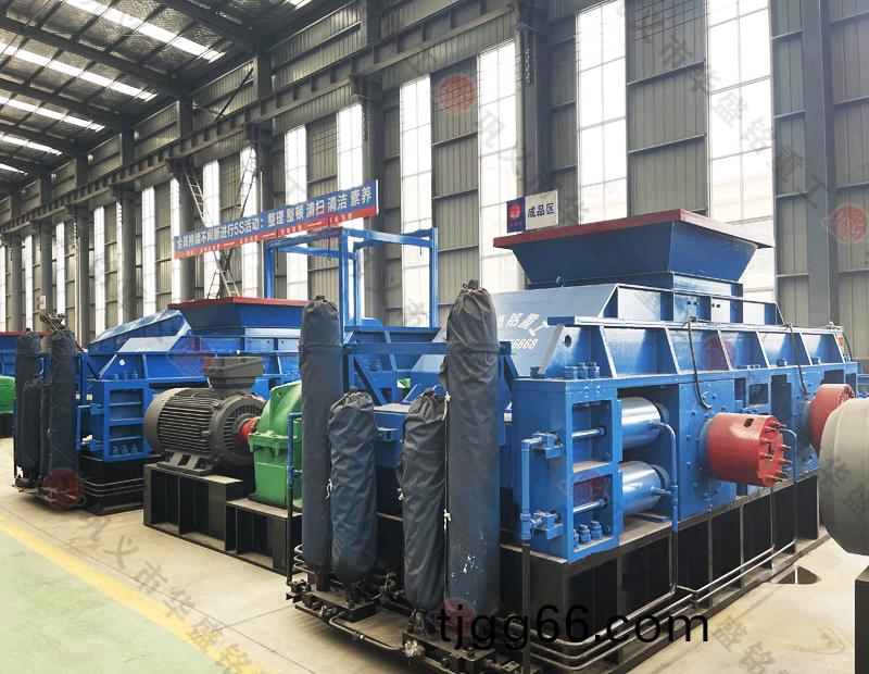 安(an)山(shan)巗(yan)對輥(gun)破碎機