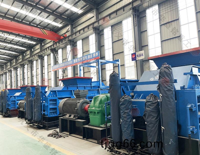 透輝(hui)石(shi)破(po)碎機(ji)