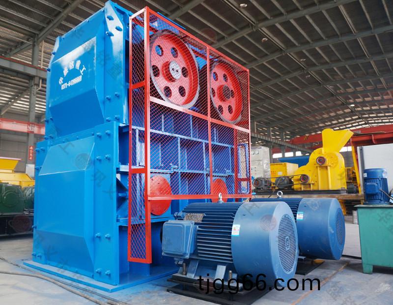 四(si)輥(gun)式(shi)破碎機(ji)