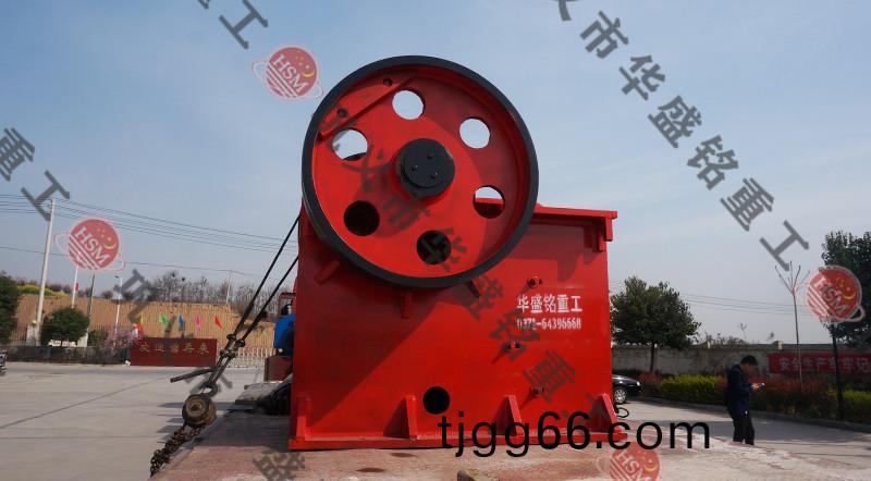 鄂(e)式(shi)破石(shi)機髮(fa)貨(huo)現場(chang)