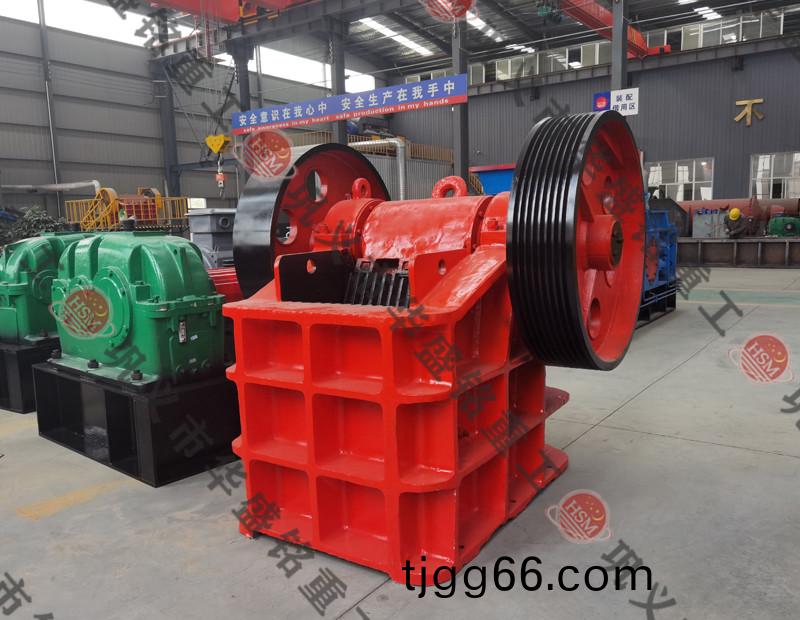 鄂(e)式(shi)破(po)石機(ji)