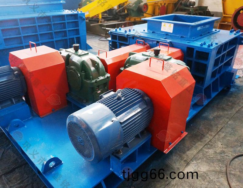 分(fen)級(jí)齒(chi)輥破碎(sui)機(jī)