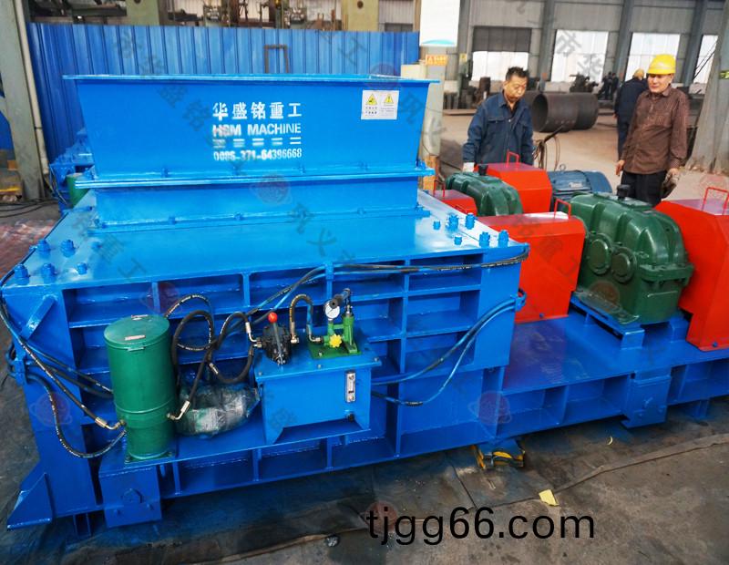 分(fen)級(jí)齒(chi)輥(gun)破