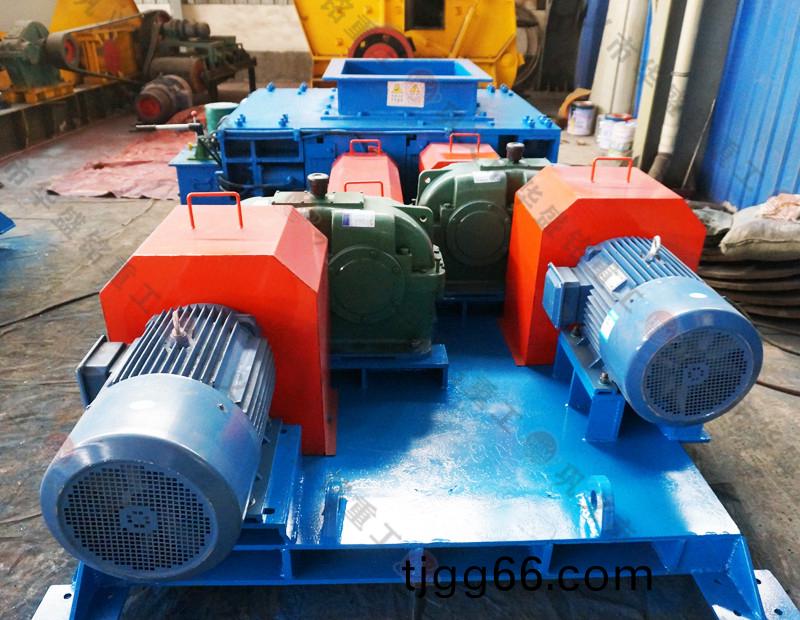 分(fen)級(jí)(ji)齒(chi)輥機(jī)