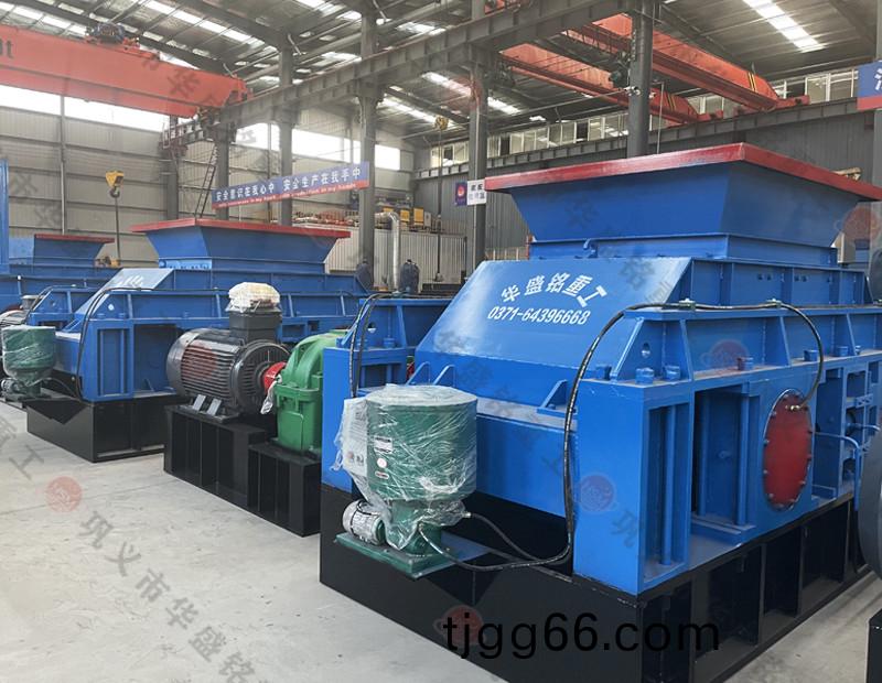 雙(shuang)齒棍(gun)式(shi)破碎(sui)機