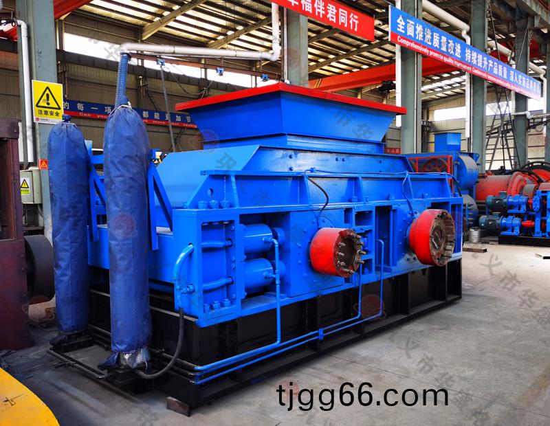 齒(chi)盤(pan)粉碎(sui)機