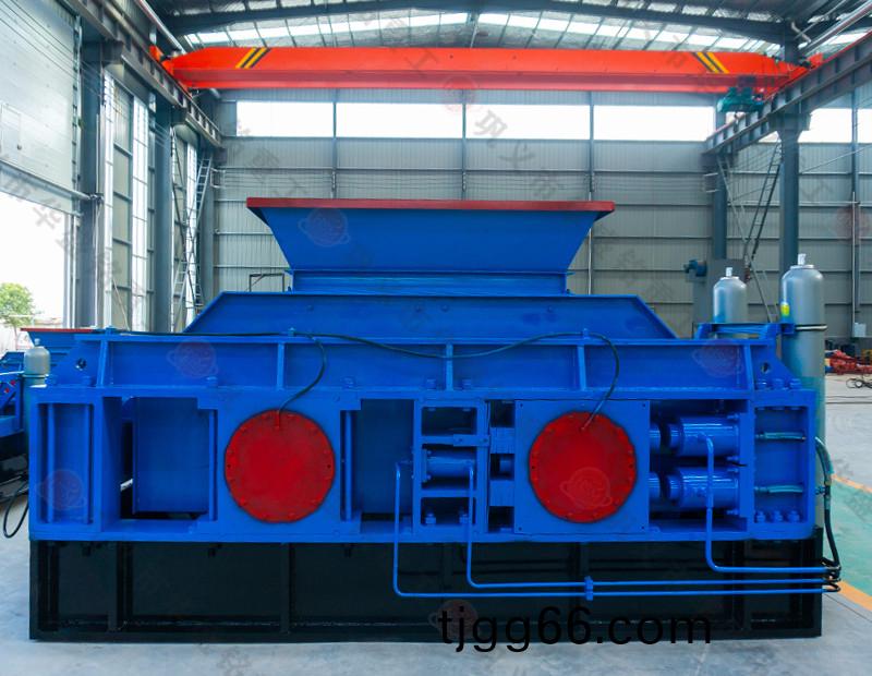 石料(liao)廠用(yong)破石機(jī)(ji)