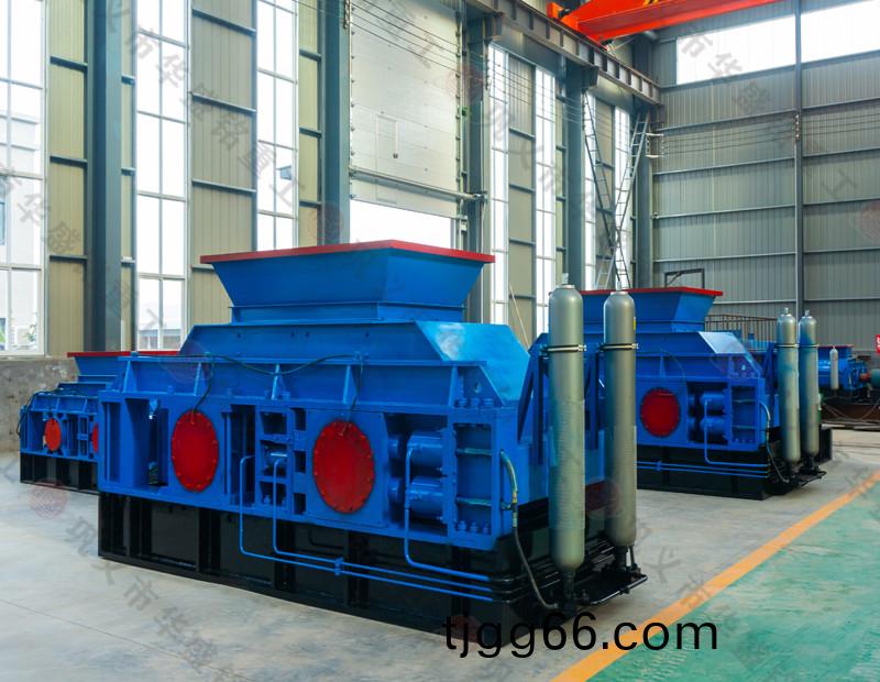 高産對(dui)輥(gun)製砂機