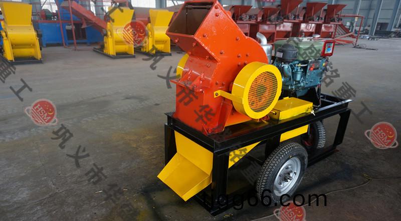 鎚(chui)式(shi)破碎機髮(fa)貨(huo)現(xian)場(chang)