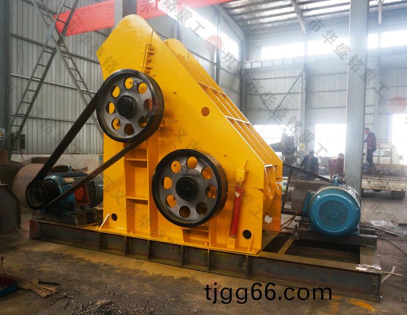 雙級(ji)鎚式破(po)碎機