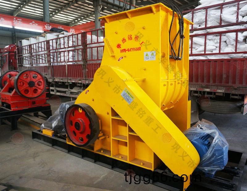 雙轉子鎚片式(shi)粉碎機(ji)