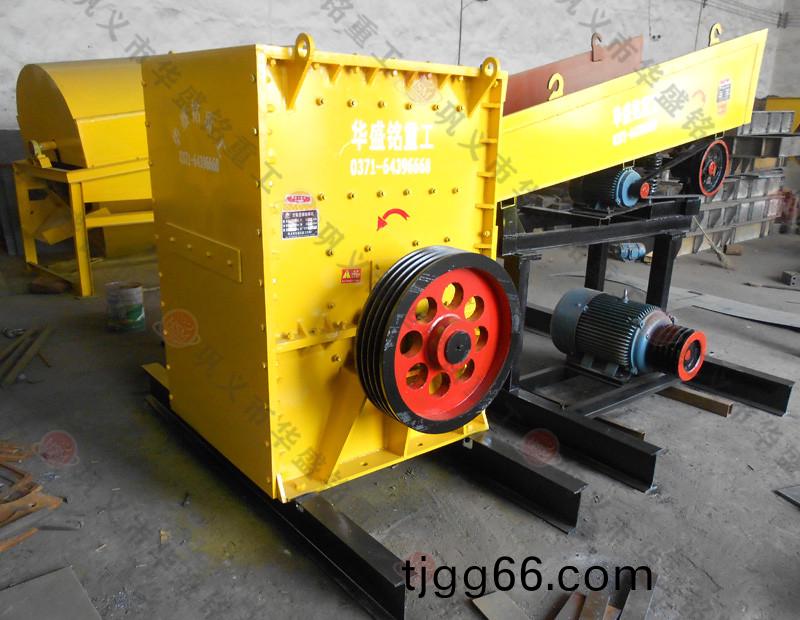 砂(sha)石線大進(jin)料口(kou)破碎(sui)機