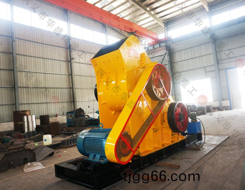 透(tou)輝石粉碎(sui)機(ji)