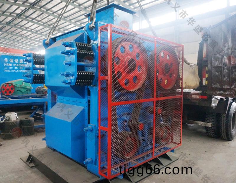 煤炭(tan)四(si)輥破碎機(ji)