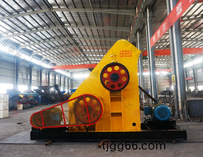 煤矸石碎(sui)石(shi)機設(she)備