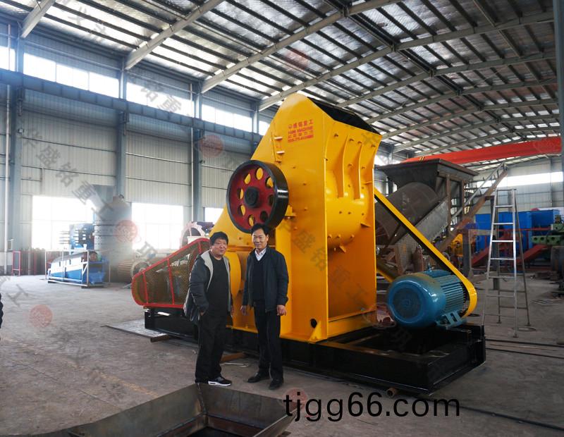 雙(shuang)級(ji)濕(shi)料(liao)粉(fen)碎(sui)機