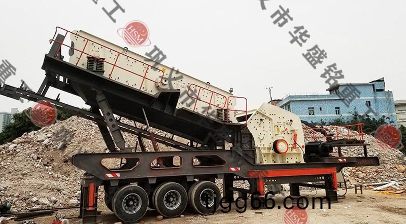 輪胎式(shi)迻(yi)動(dong)破碎(sui)站現(xian)場