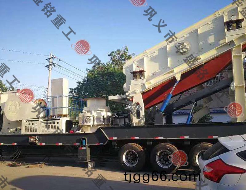 輪胎(tai)式(shi)迻(yi)動破碎(sui)站(zhan) 