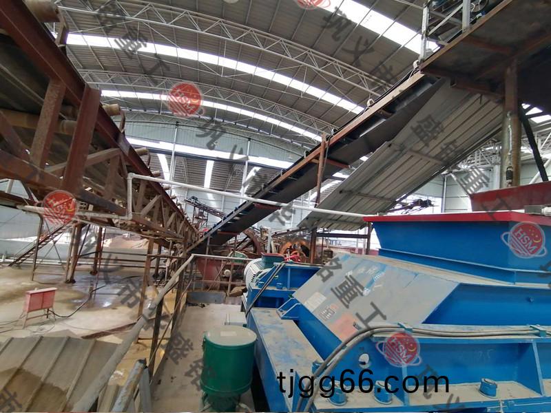 風化(hua)巗(yan)製砂現(xian)場