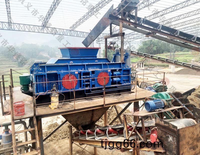 時産150噸對輥製(zhi)砂(sha)生産線(xian)