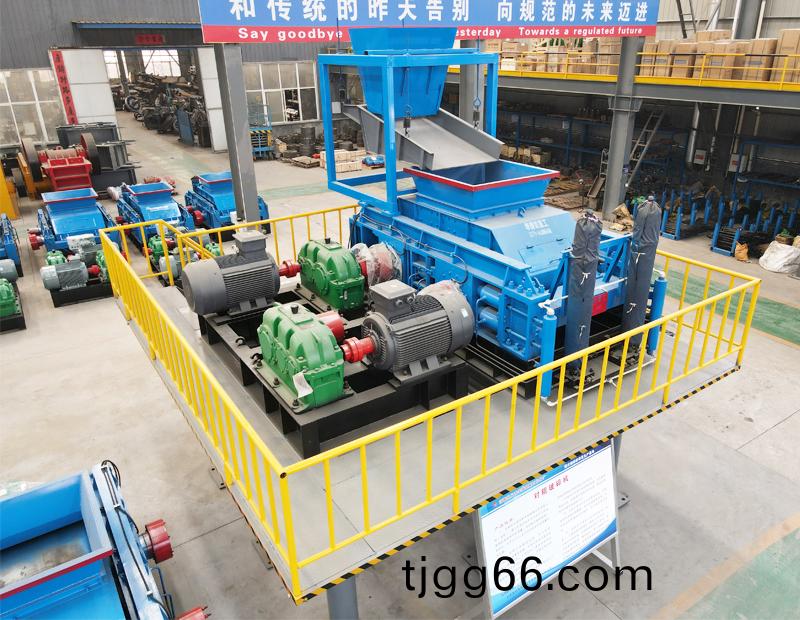 對(dui)輥製(zhi)砂(sha)機(jī)(ji)