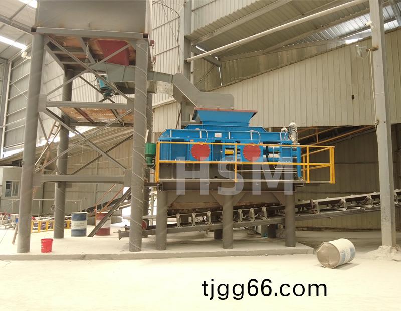 液(ye)壓(ya)對(dui)輥(gun)機(ji)