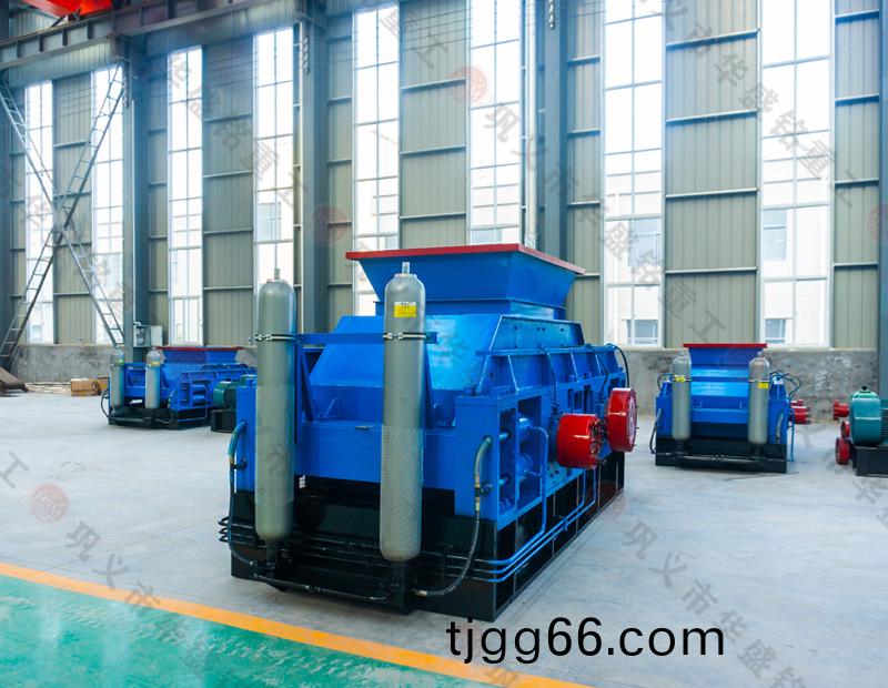 焦炭(tan)對(duì)(dui)輥製砂機(jī)(ji)