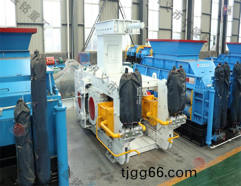 石(shi)英(ying)石高(gao)壓輥磨(mo)機