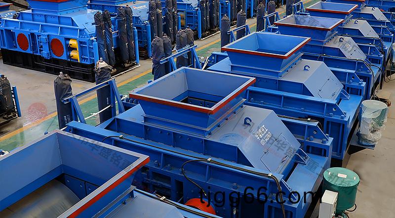 彈簧(huang)對(dui)輥破(po)碎(sui)機