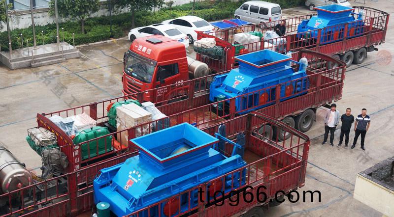 數(shu)控對(dui)輥破(po)碎機