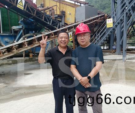 華(hua)盛(sheng)銘(ming)重工(gong)售中現場(chang)指導(dao)